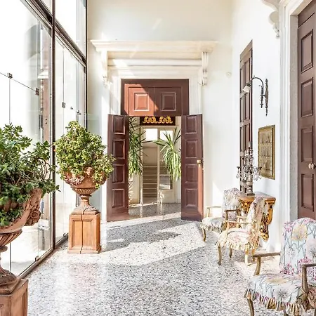 No Other Place - Palazzo Storico Nyaraló