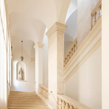 No Other Place - Palazzo Storico *