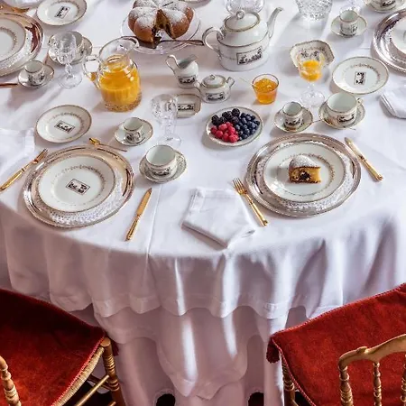 No Other Place - Palazzo Storico
