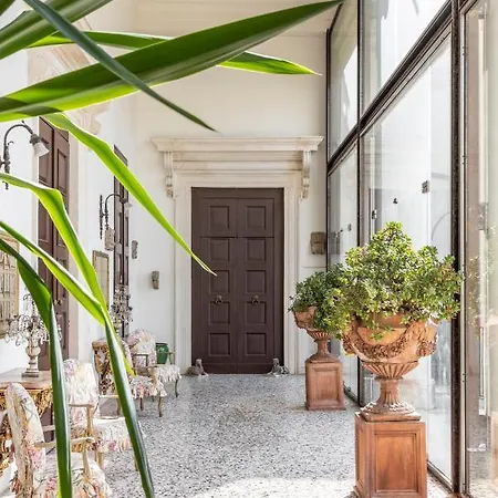 No Other Place - Palazzo Storico * ויצ'נצה