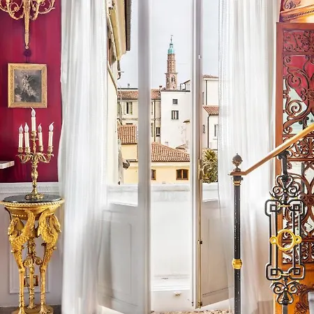 No Other Place - Palazzo Storico ויצ'נצה