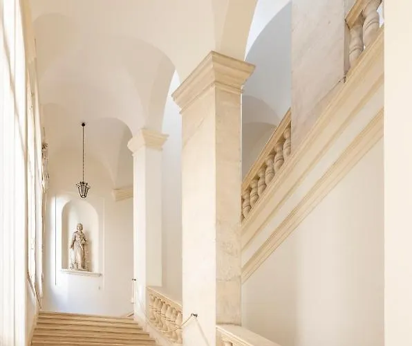 No Other Place - Palazzo Storico *