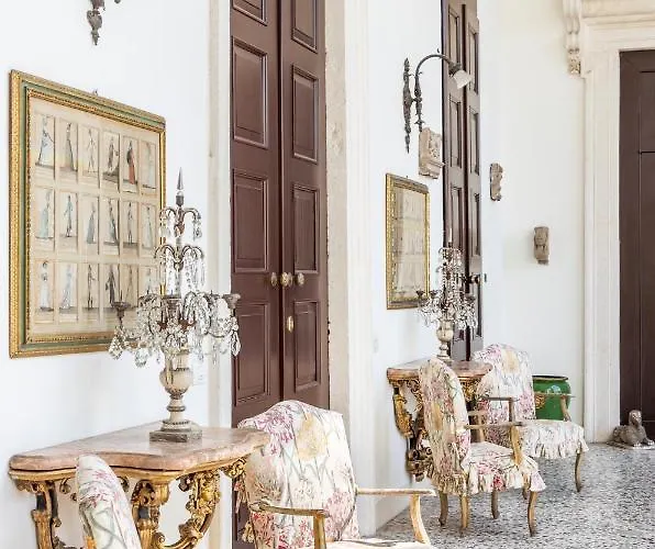 Semesterbostad No Other Place - Palazzo Storico